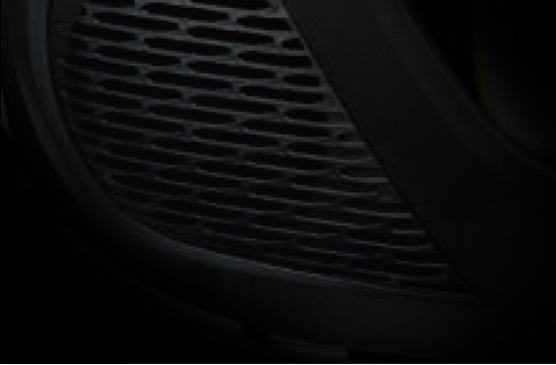 4 Mid-range Speakers
and 2 Tweeters